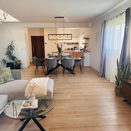 Modern Villa In Grand Bay - Short Walk To Beach Dış mekan fotoğraf