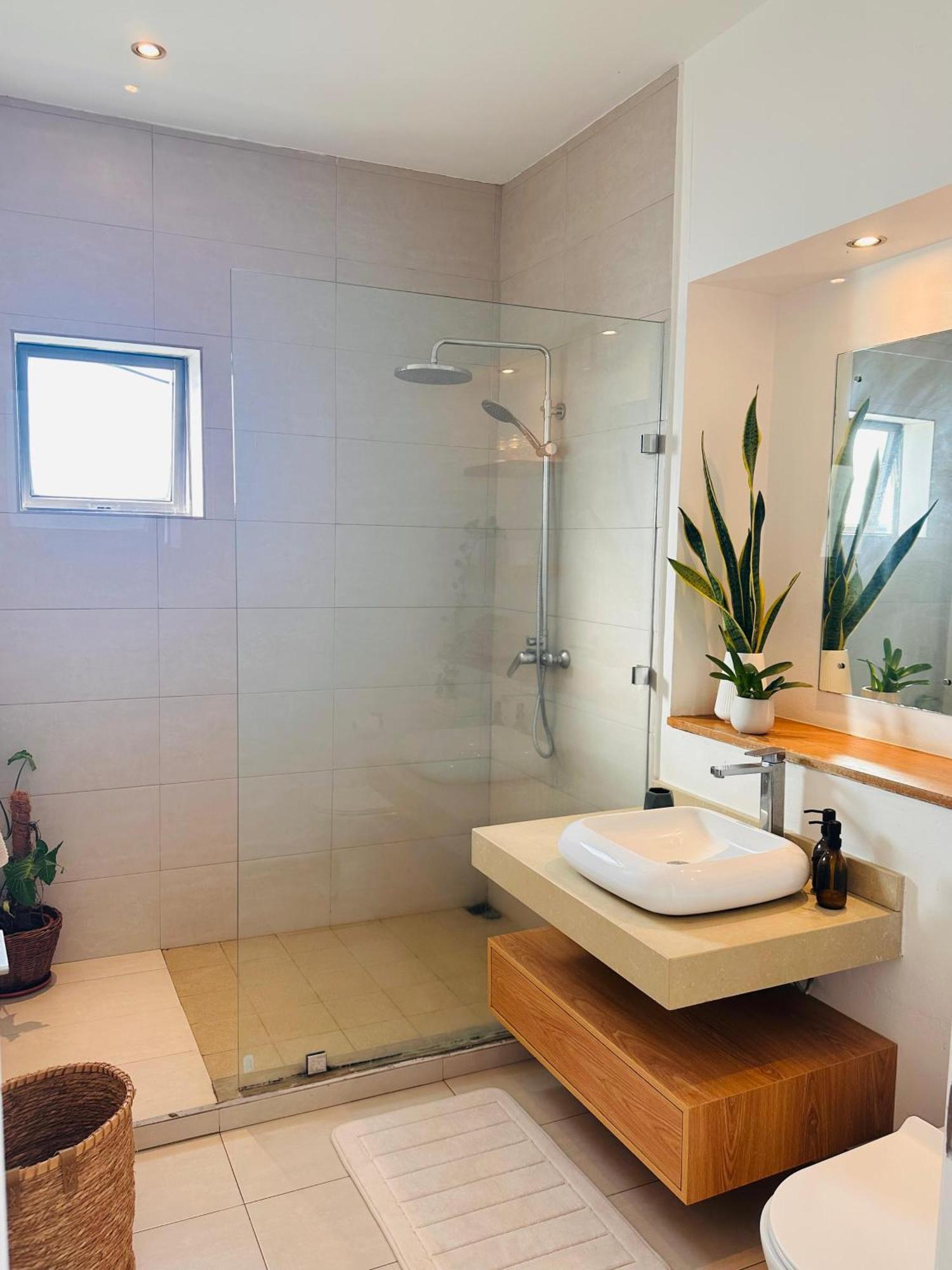 Modern Villa In Grand Bay - Short Walk To Beach Dış mekan fotoğraf