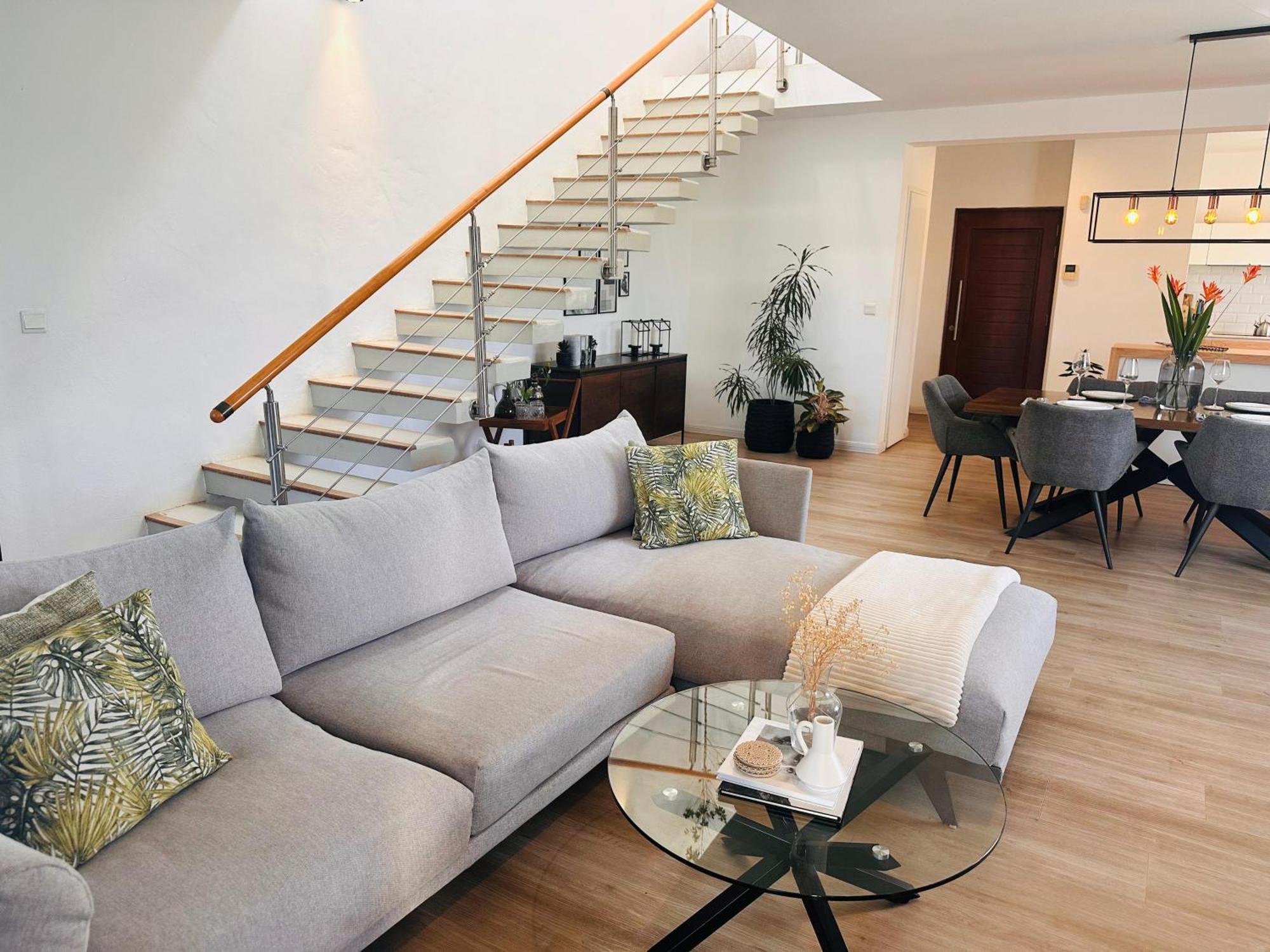 Modern Villa In Grand Bay - Short Walk To Beach Dış mekan fotoğraf